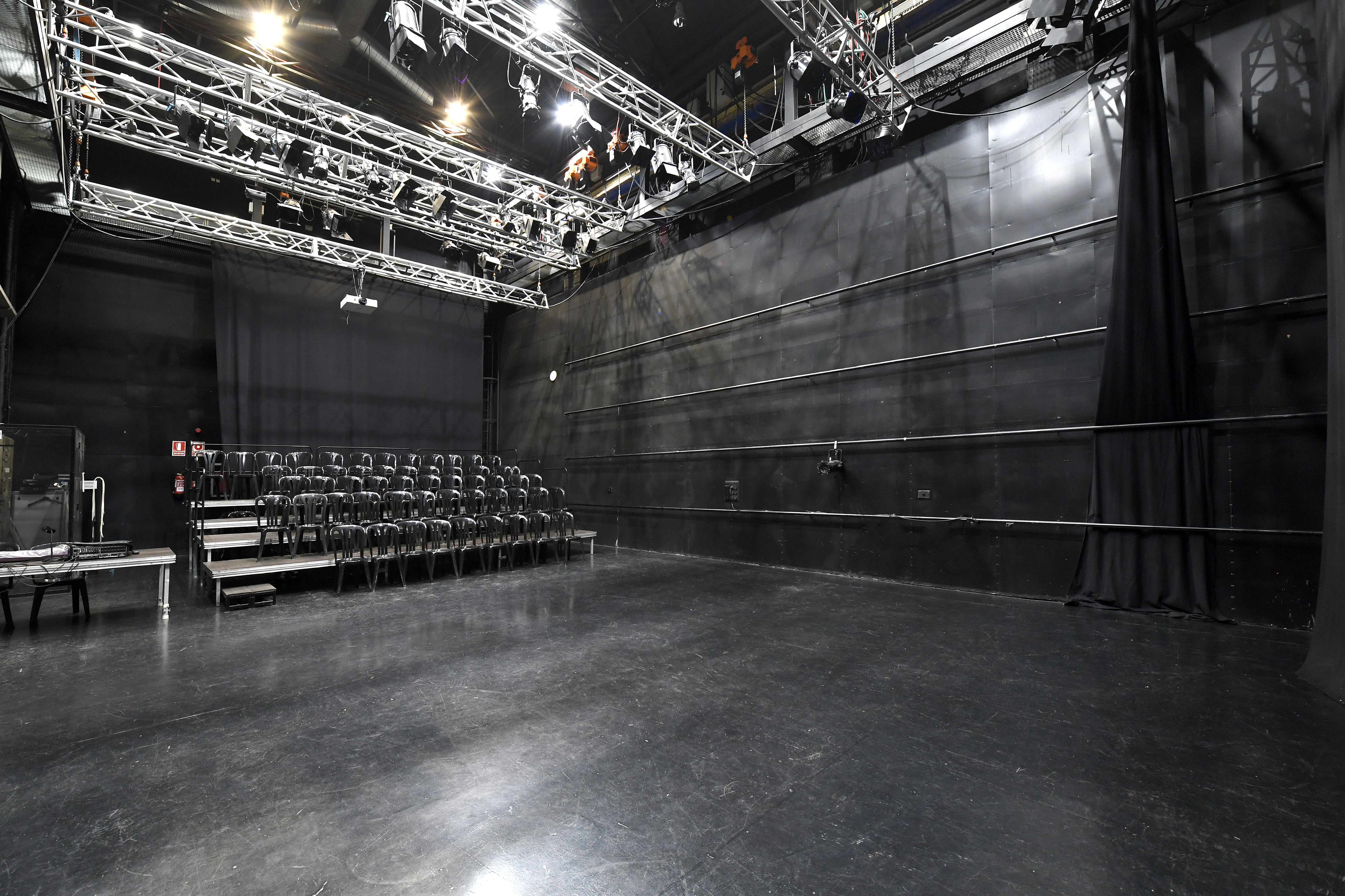 Assajos i residències